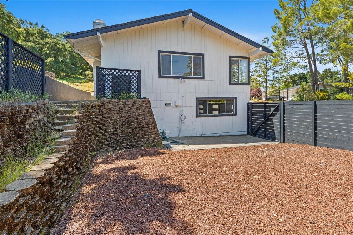 7090 Wooded Lake DR