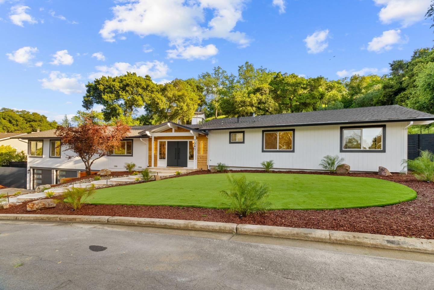 7090 Wooded Lake DR