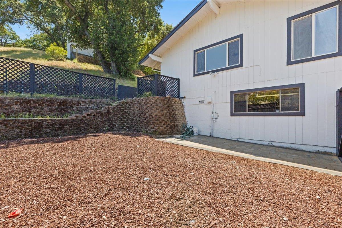 7090 Wooded Lake DR