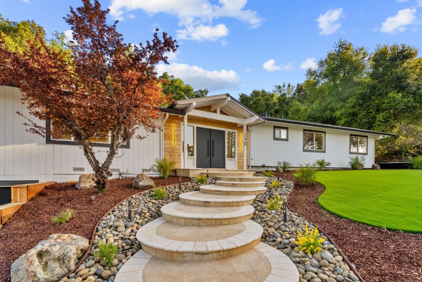 7090 Wooded Lake DR