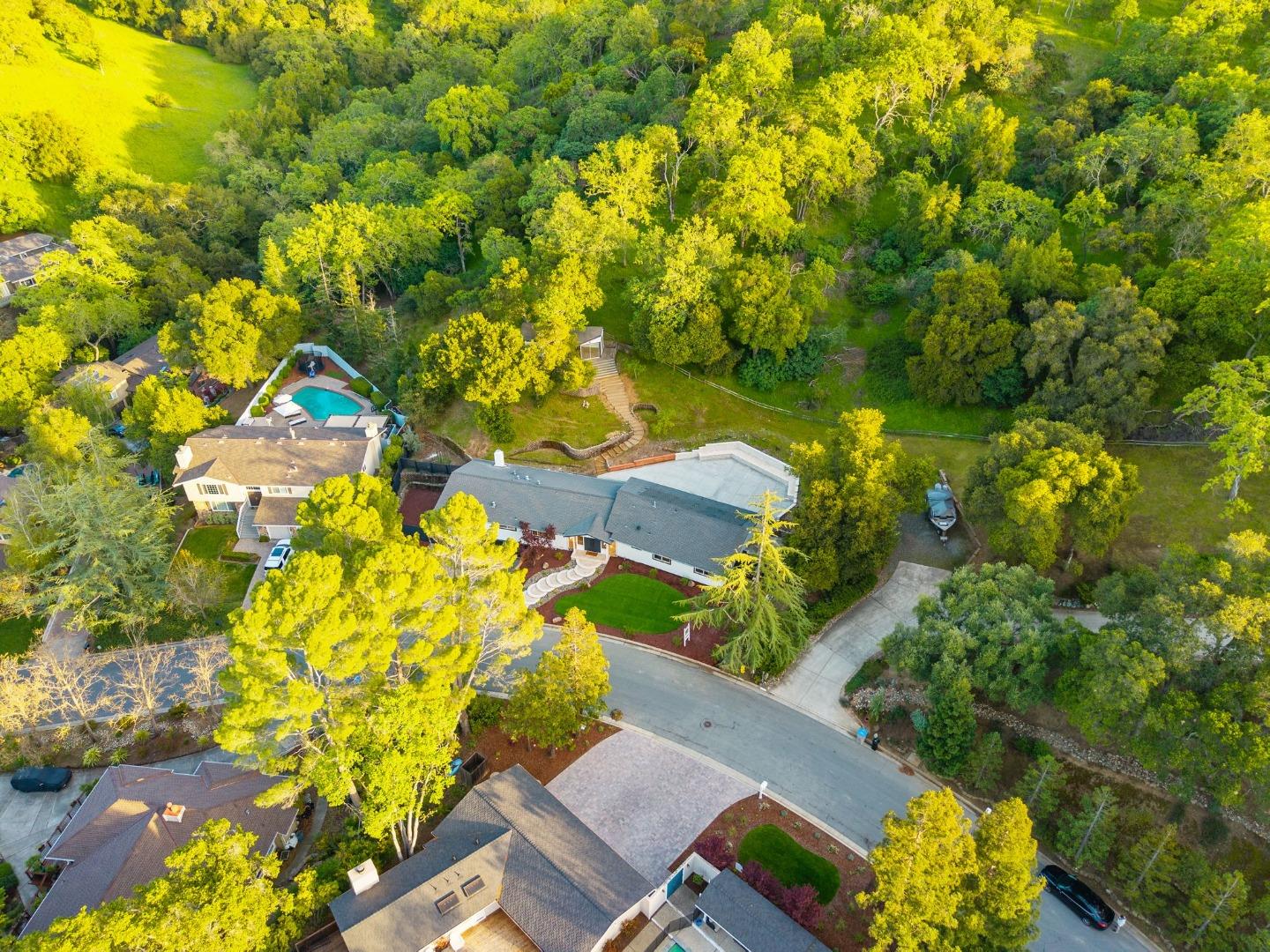 7090 Wooded Lake DR