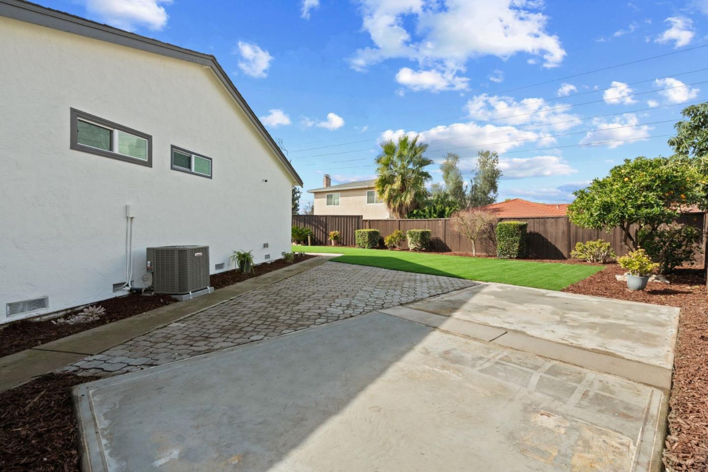 3231 Wellcroft CT