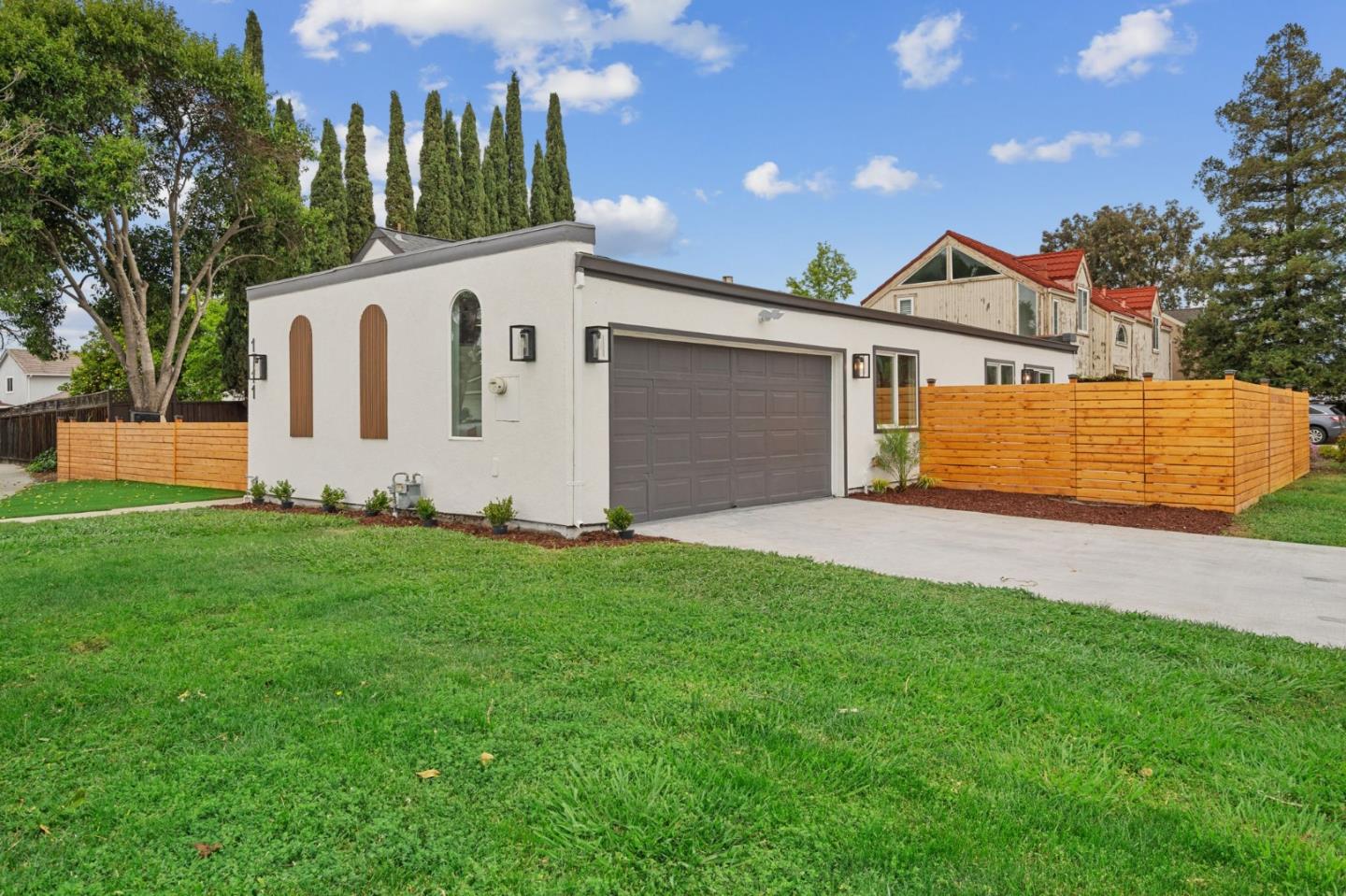 1711 Silver Meadow CT