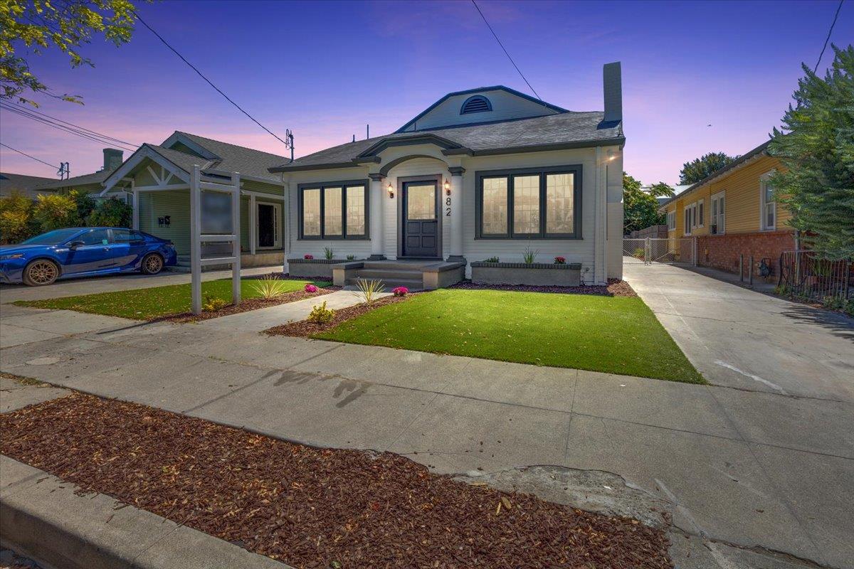 82 Hollywood Avenue