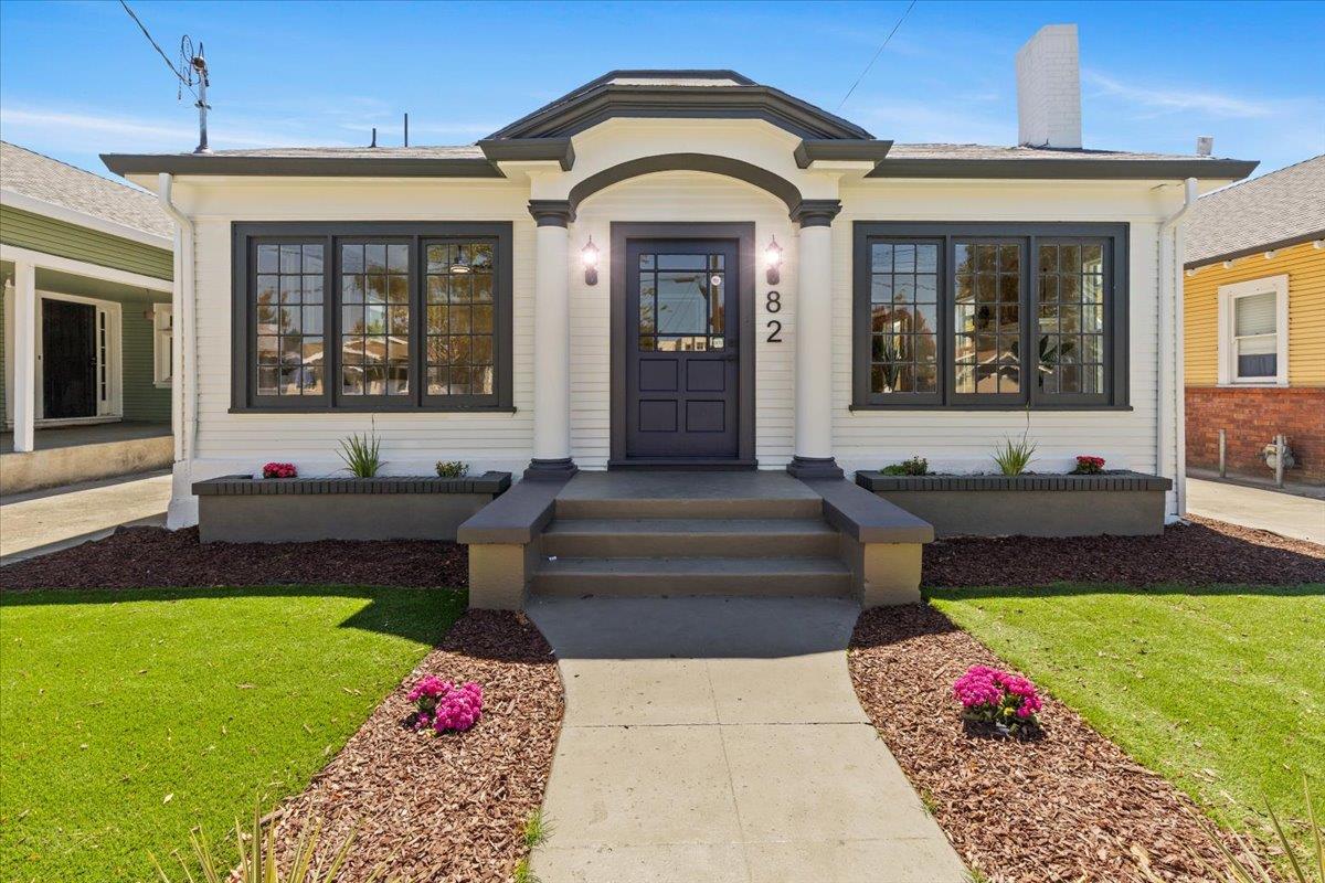 82 Hollywood Avenue