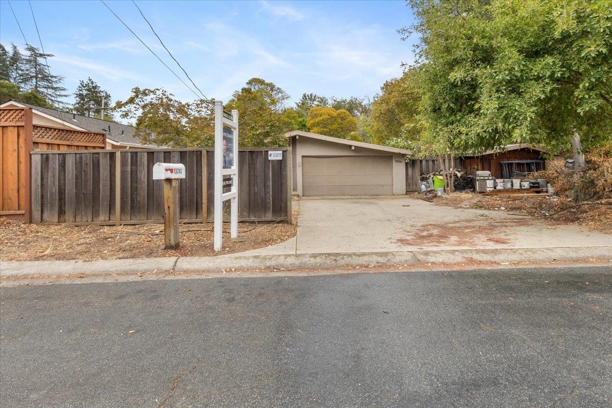 13741 Quito Road