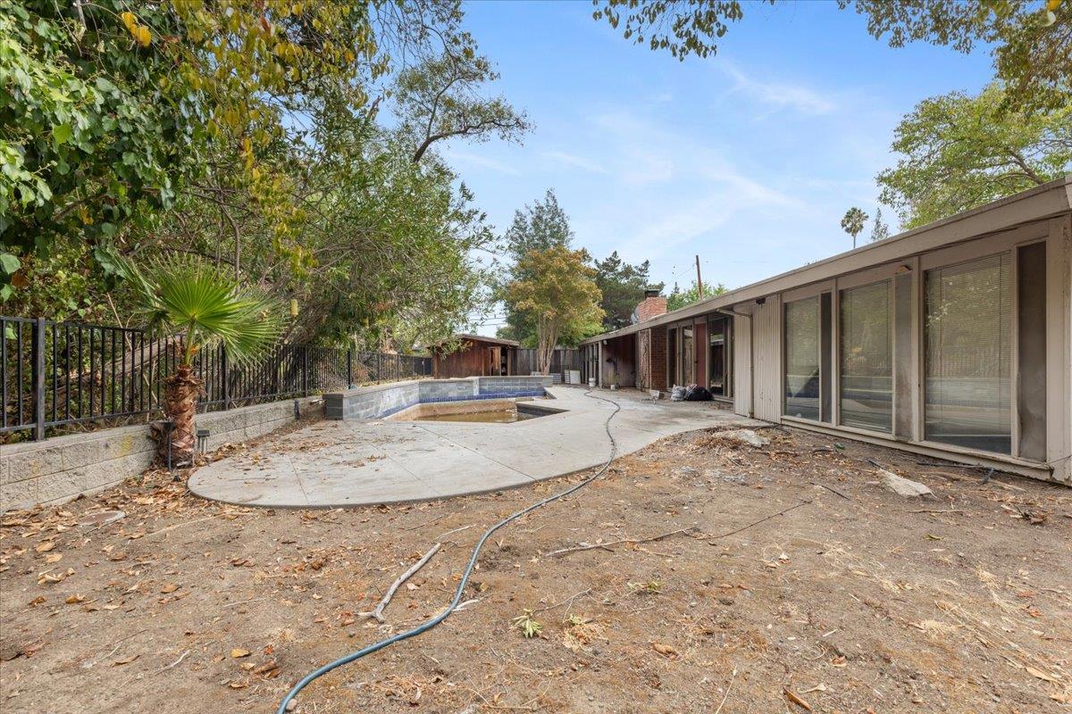 13741 Quito Road