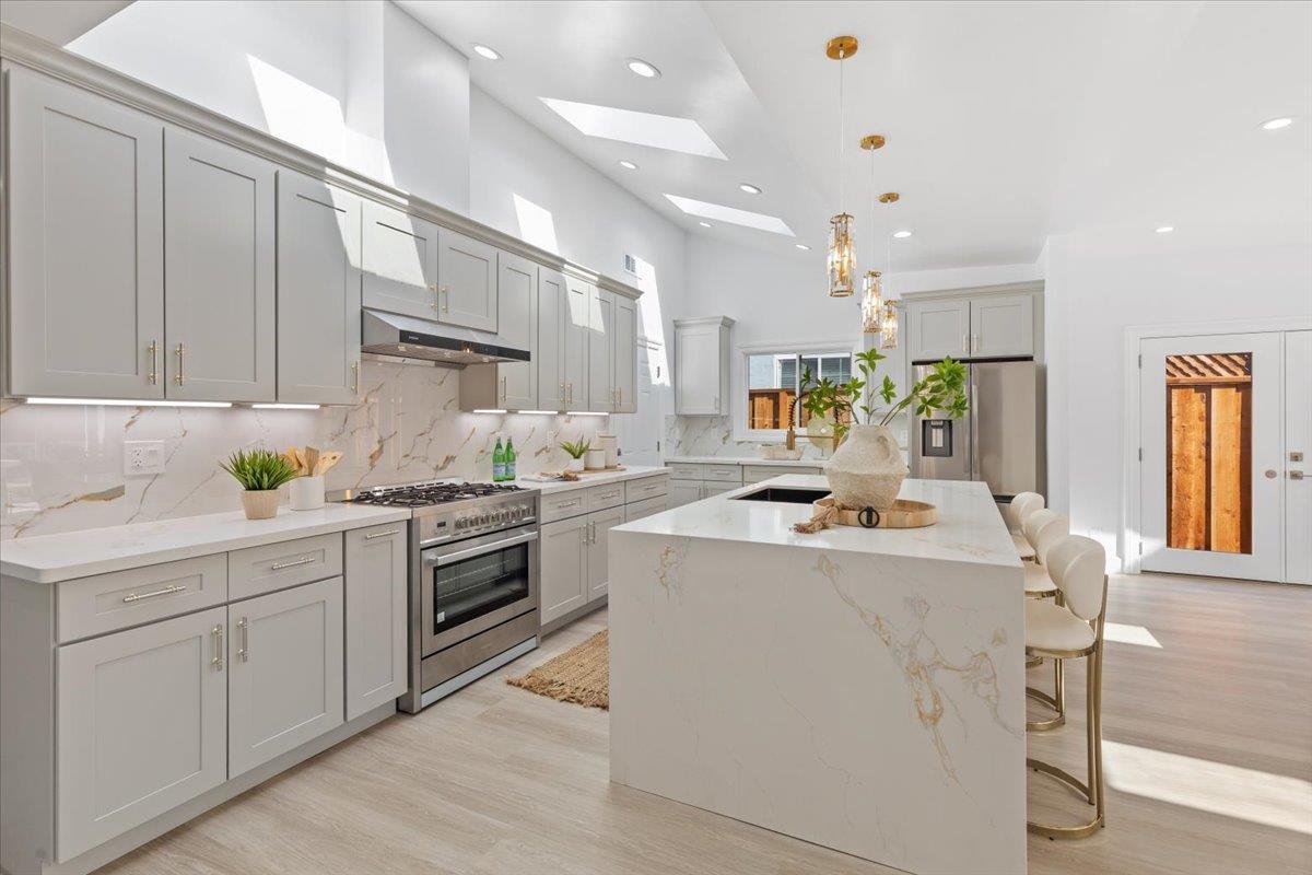 2552 Castleton Drive
