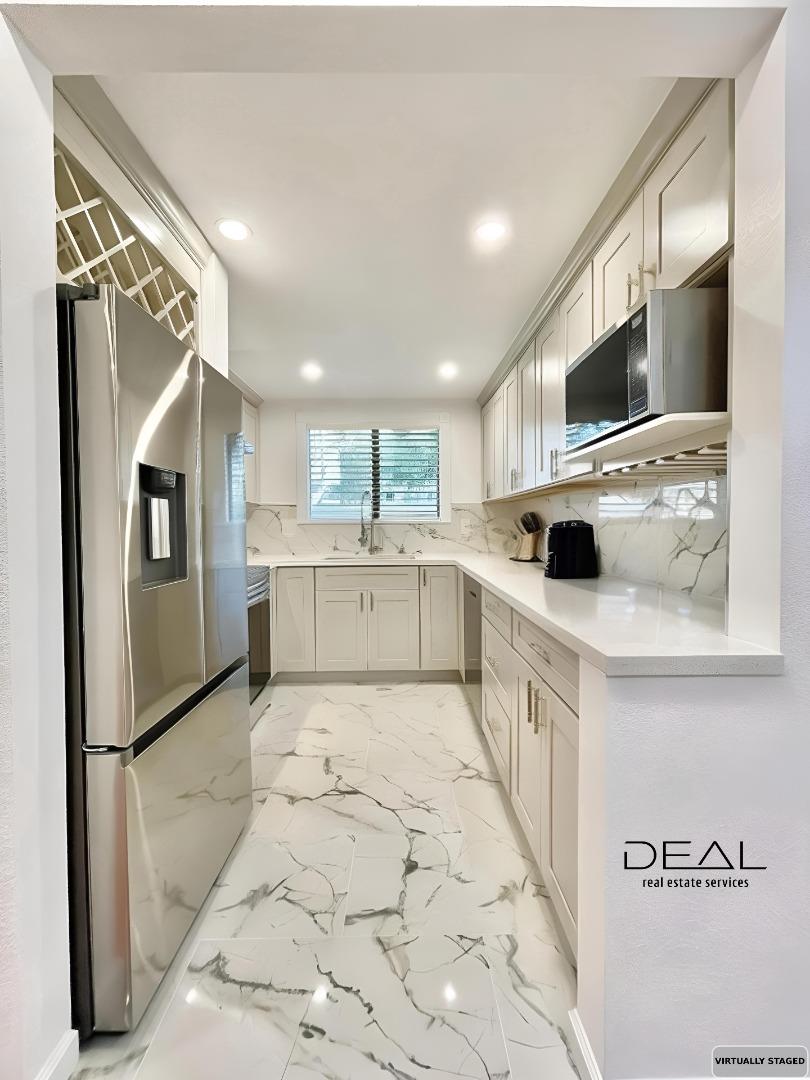 1087 North Abbott Avenue