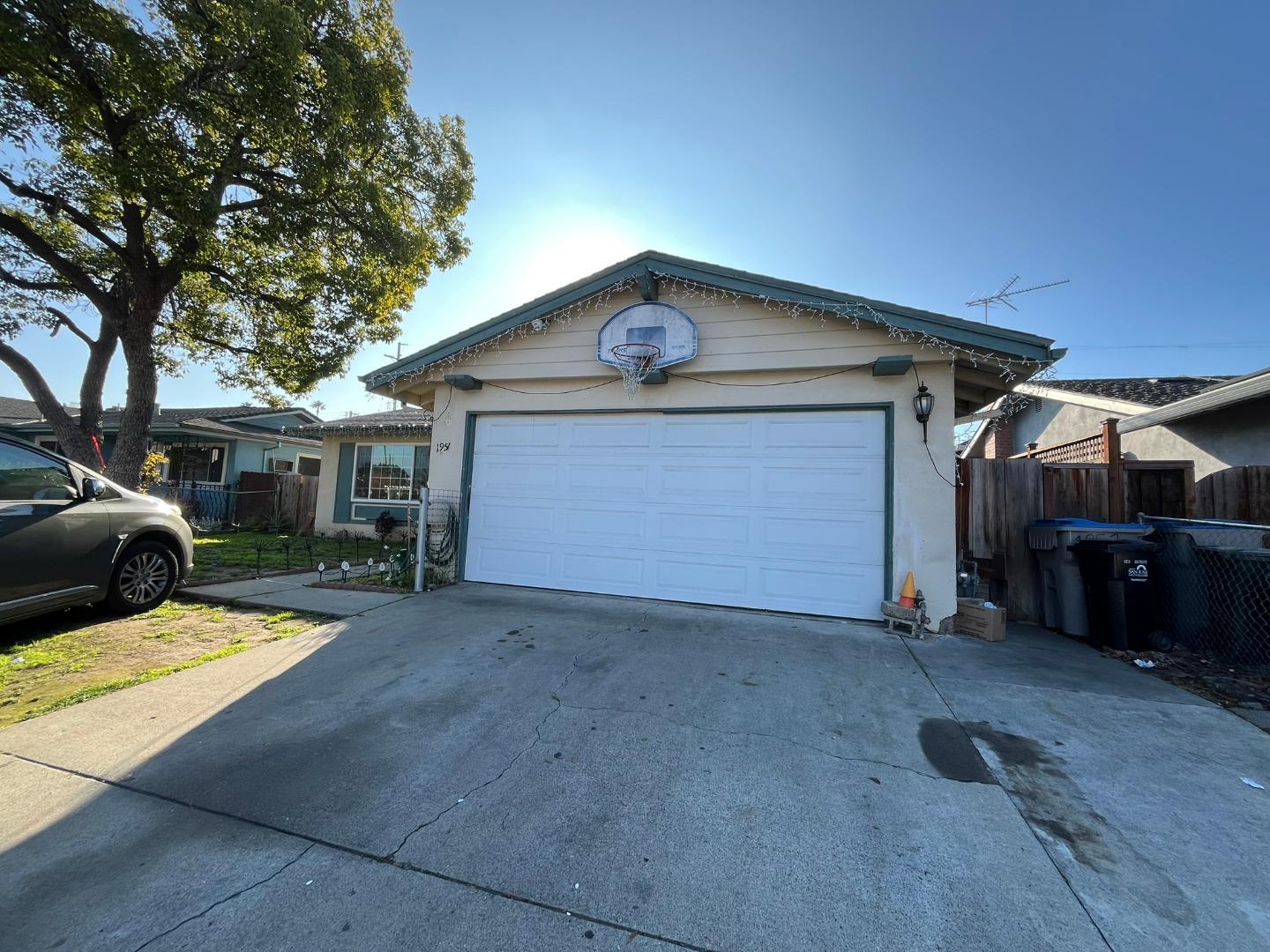 1951 Panama Avenue