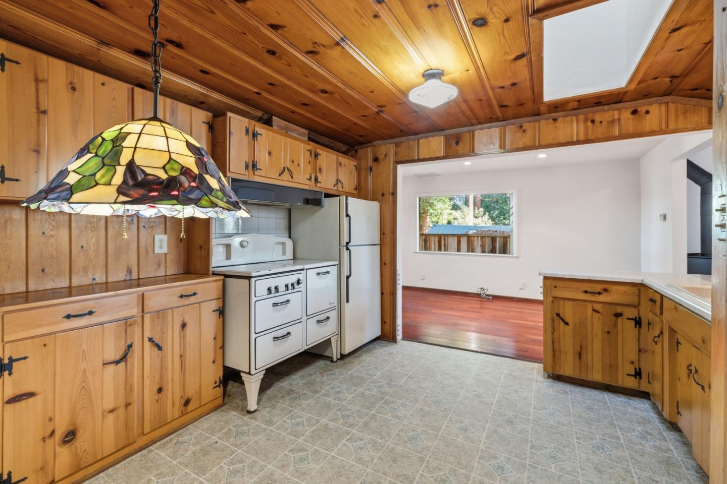8965 Redwood Drive