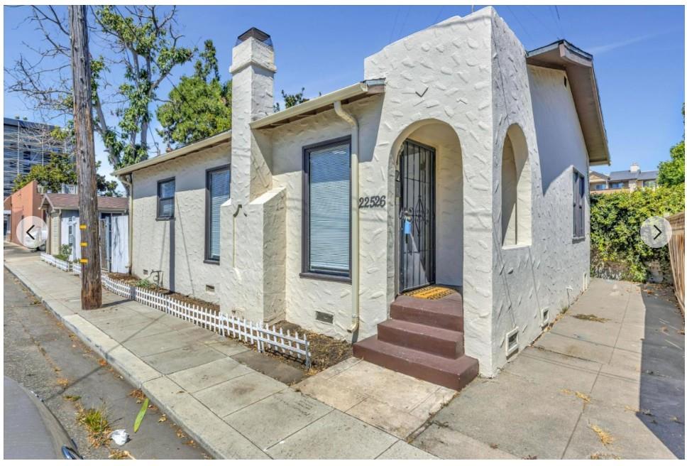 22526 Richard Place