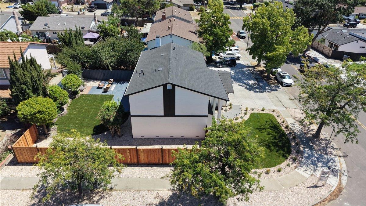 2708 Flint AVE