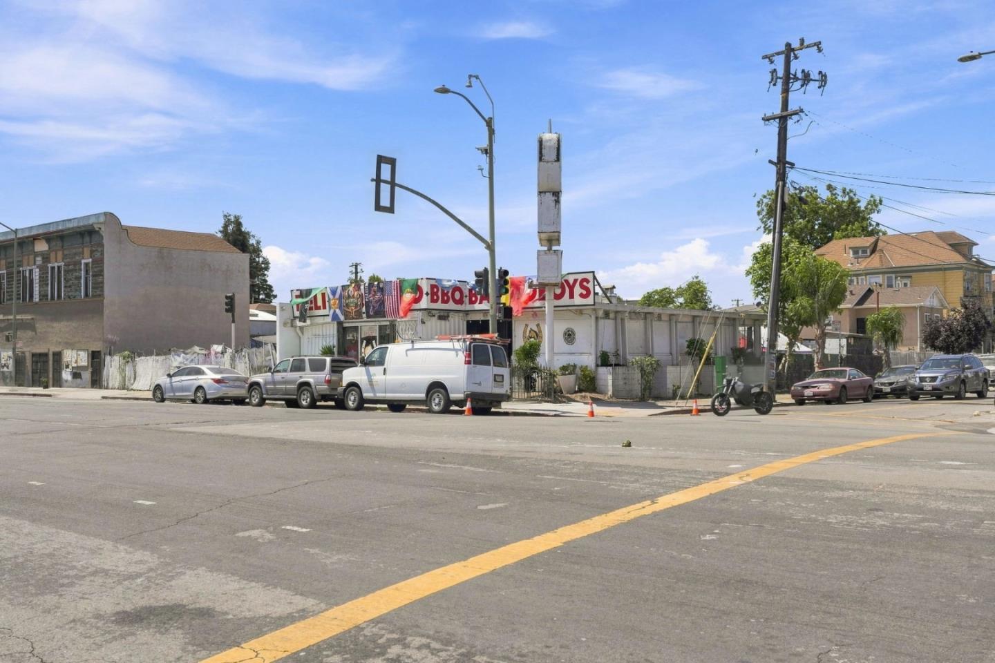 2633 San Pablo AVE