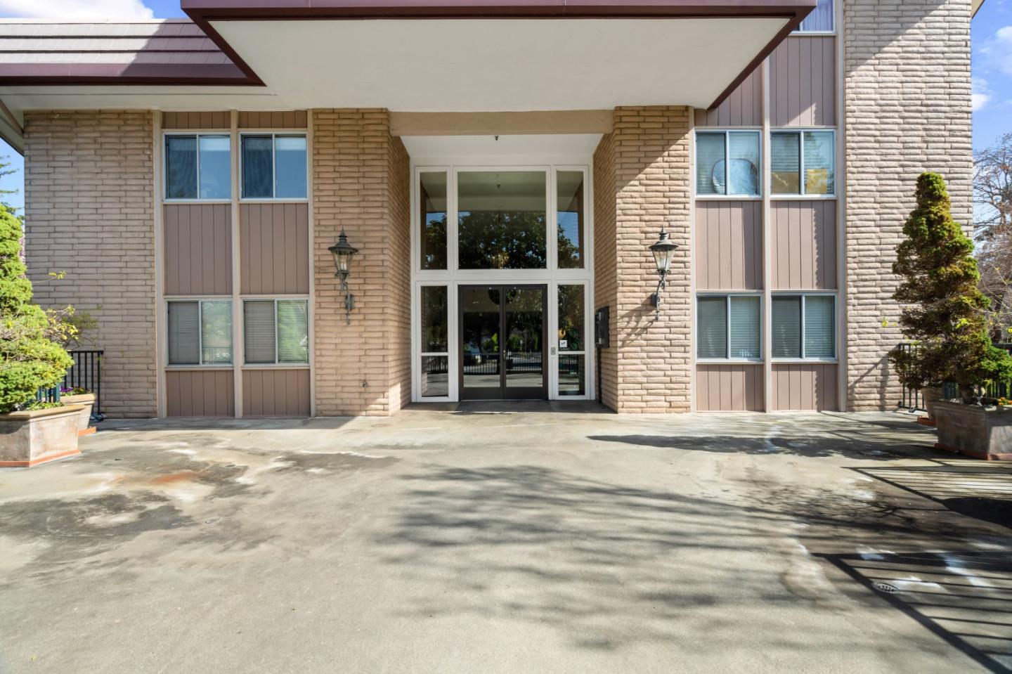 150 W Edith AVE 14