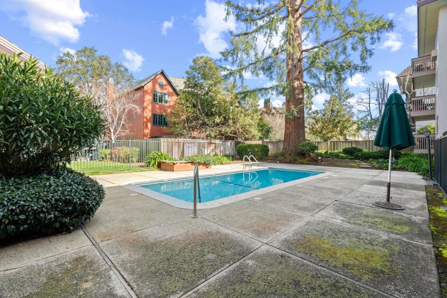 150 W Edith AVE 14