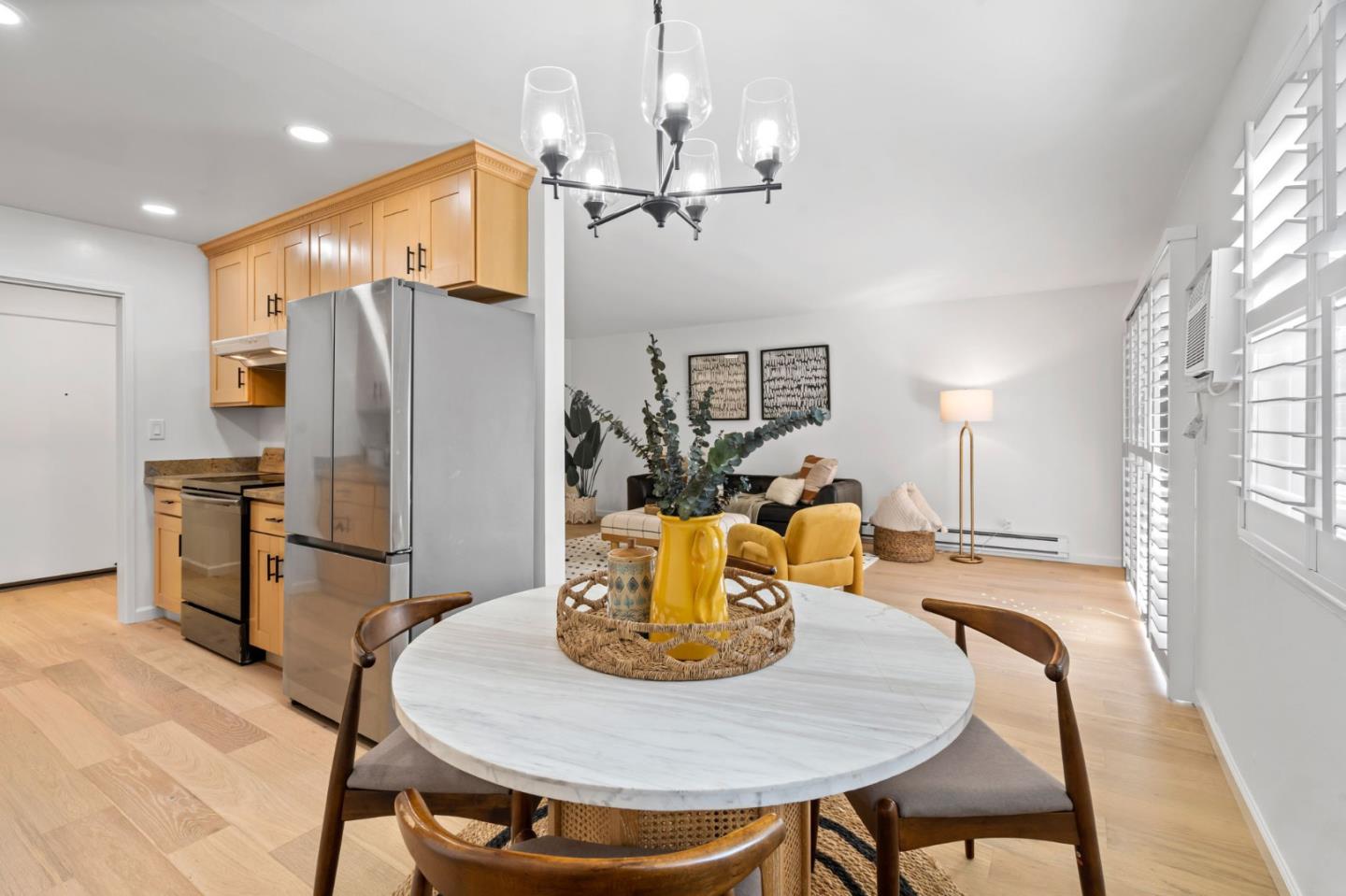 150 W Edith AVE 14