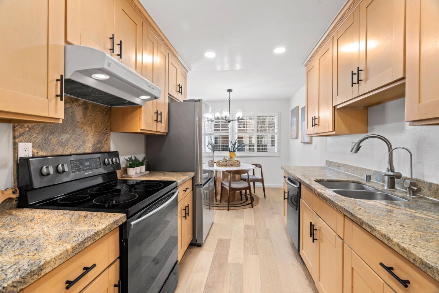 150 W Edith AVE 14