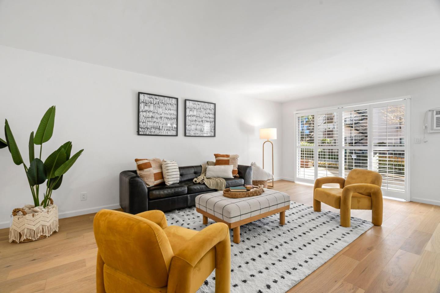 150 W Edith AVE 14