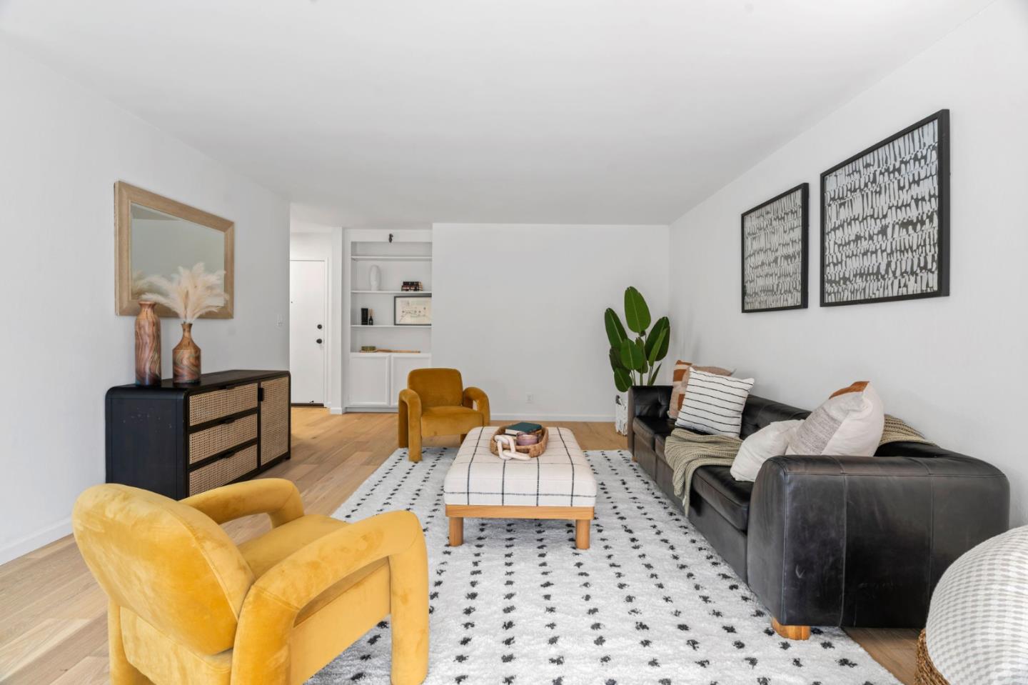 150 W Edith AVE 14