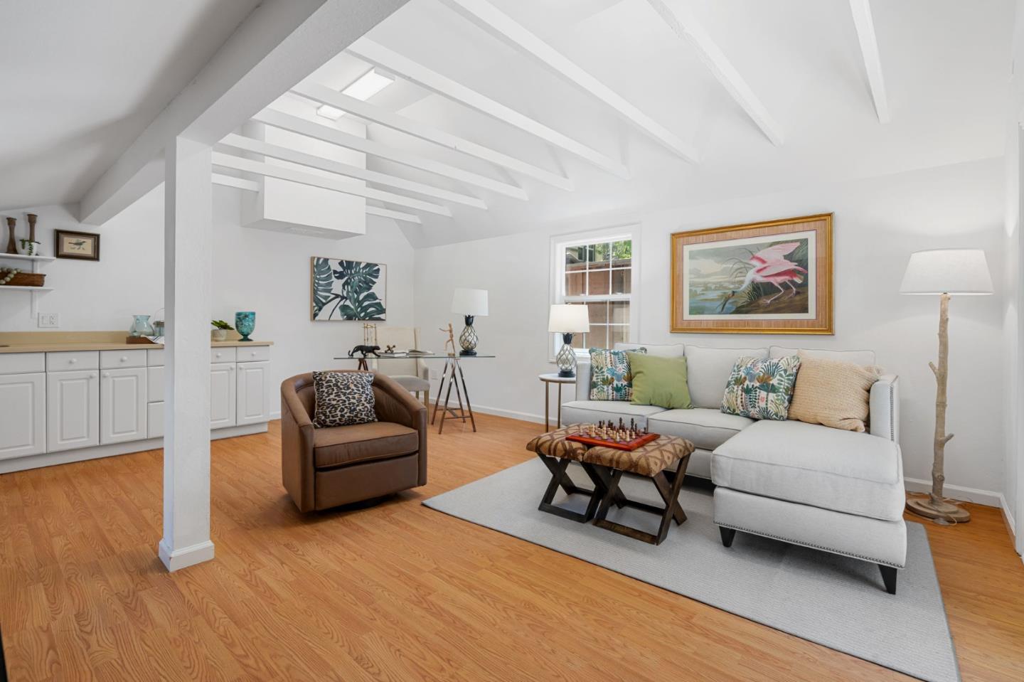 921 Sherwood AVE