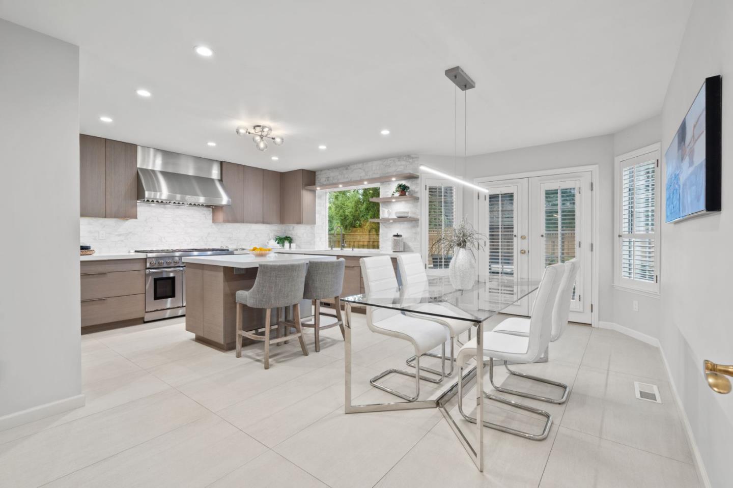 969 Berry AVE
