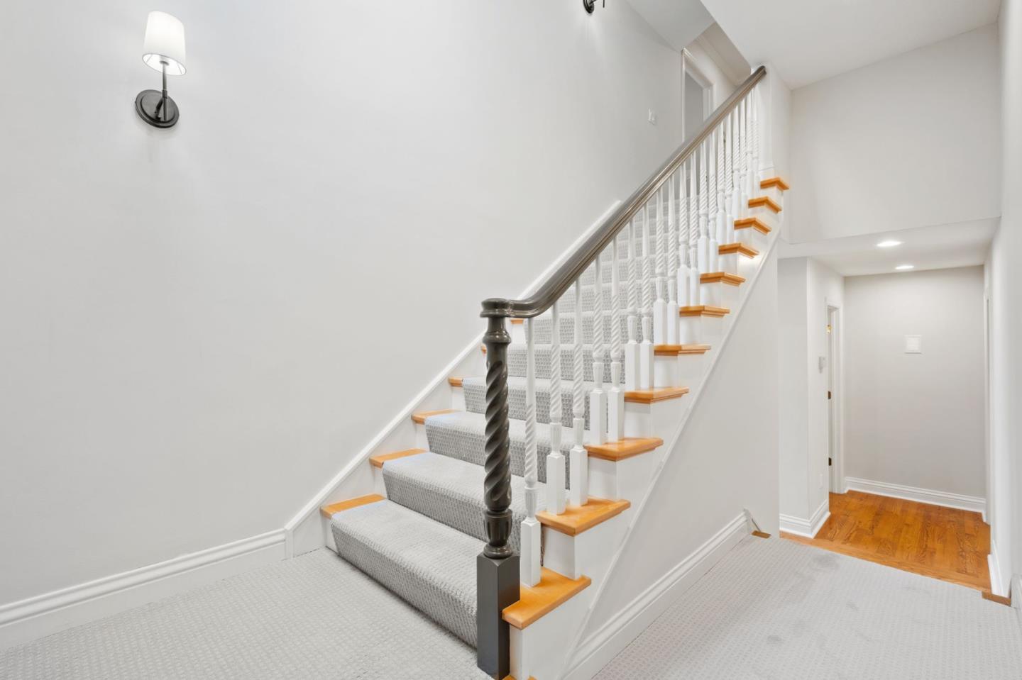969 Berry AVE