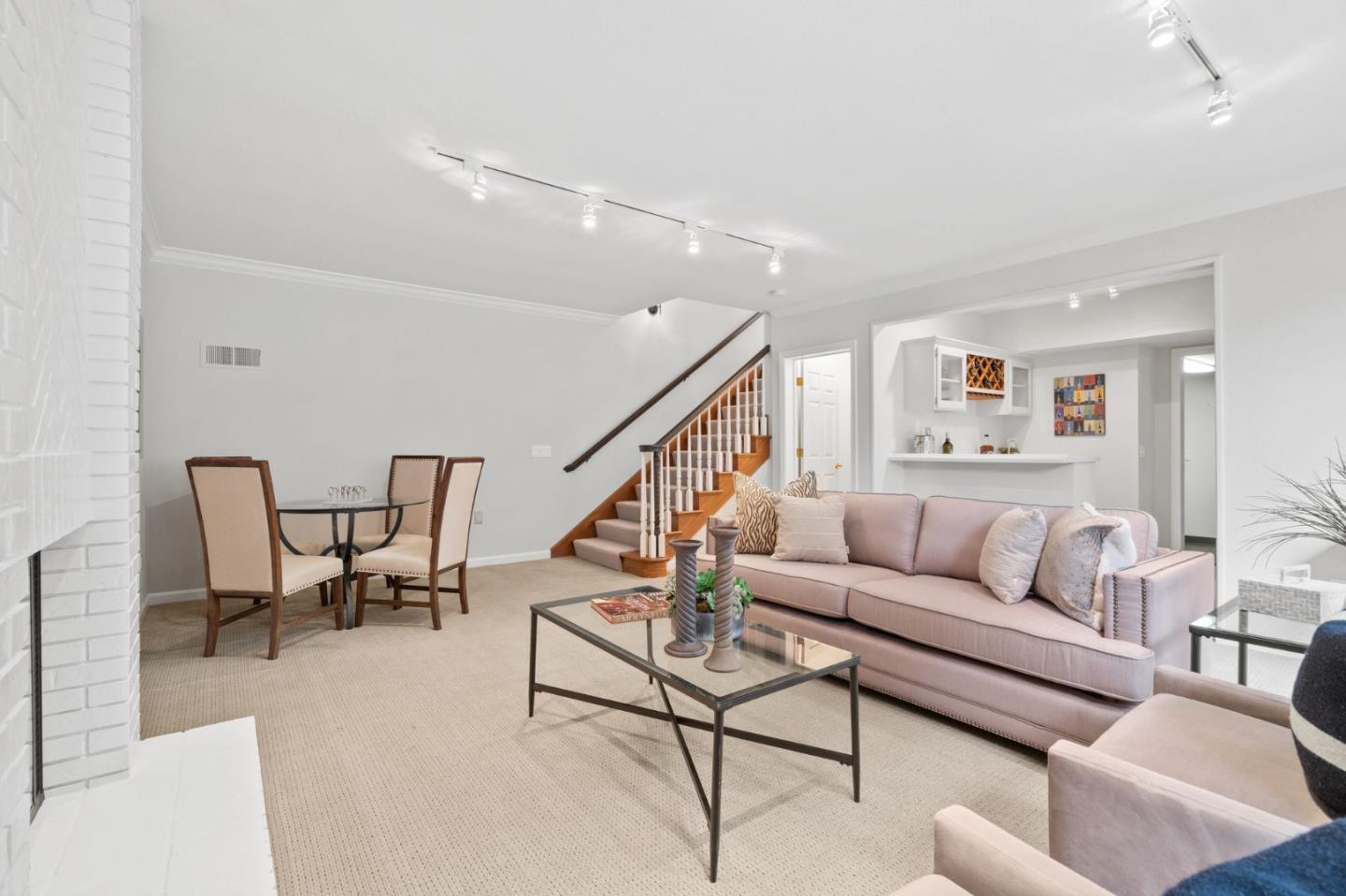 969 Berry AVE