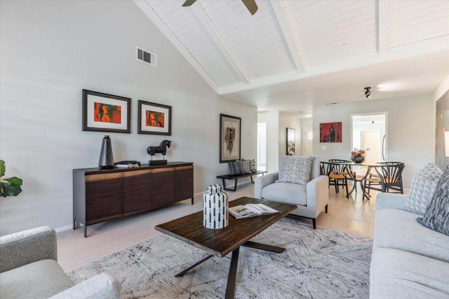 6124 Montgomery CT