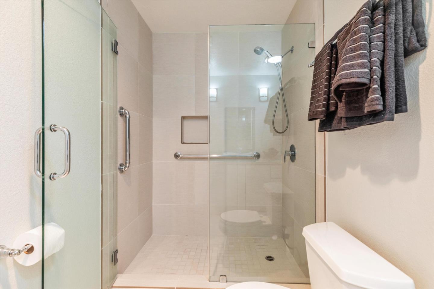 6124 Montgomery CT