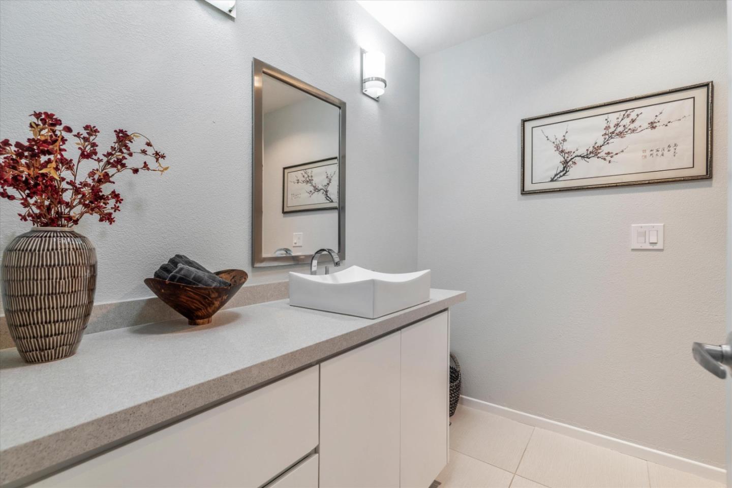 6124 Montgomery CT