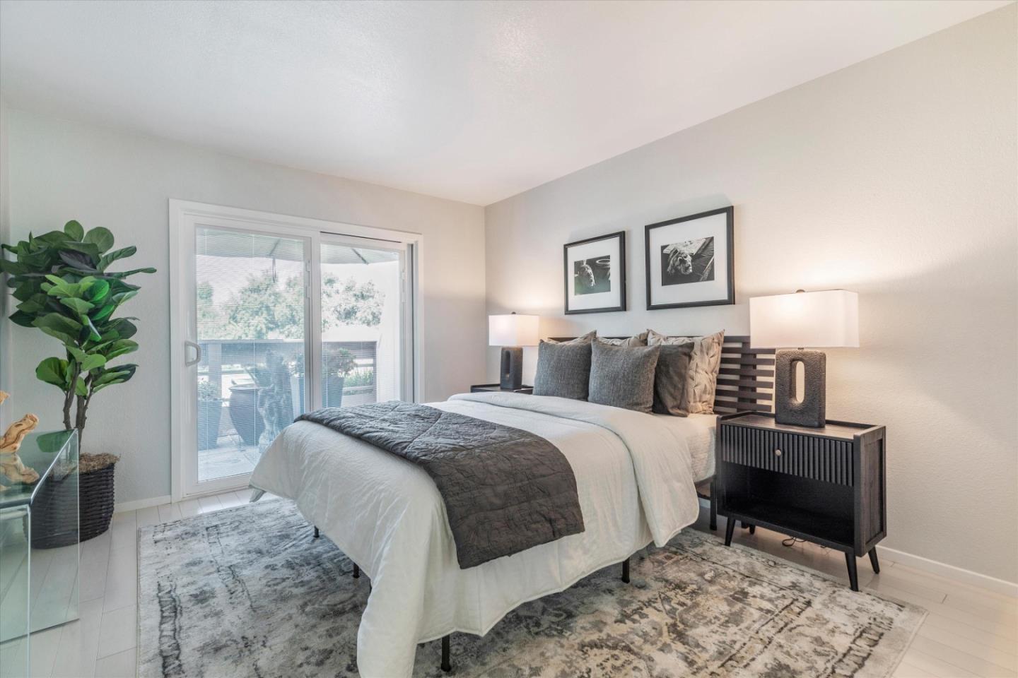 6124 Montgomery CT