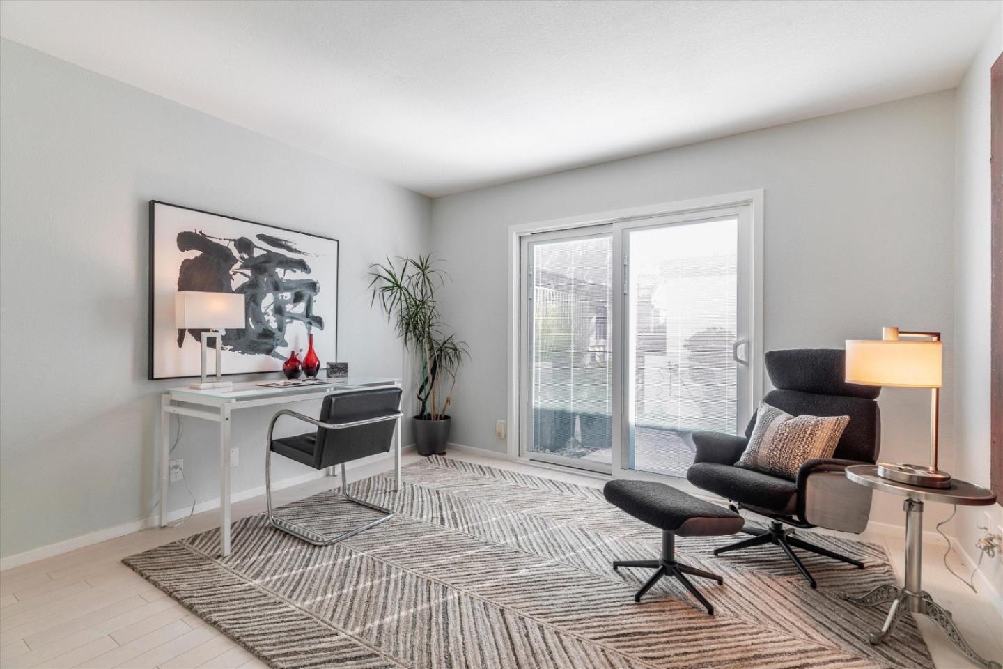 6124 Montgomery CT