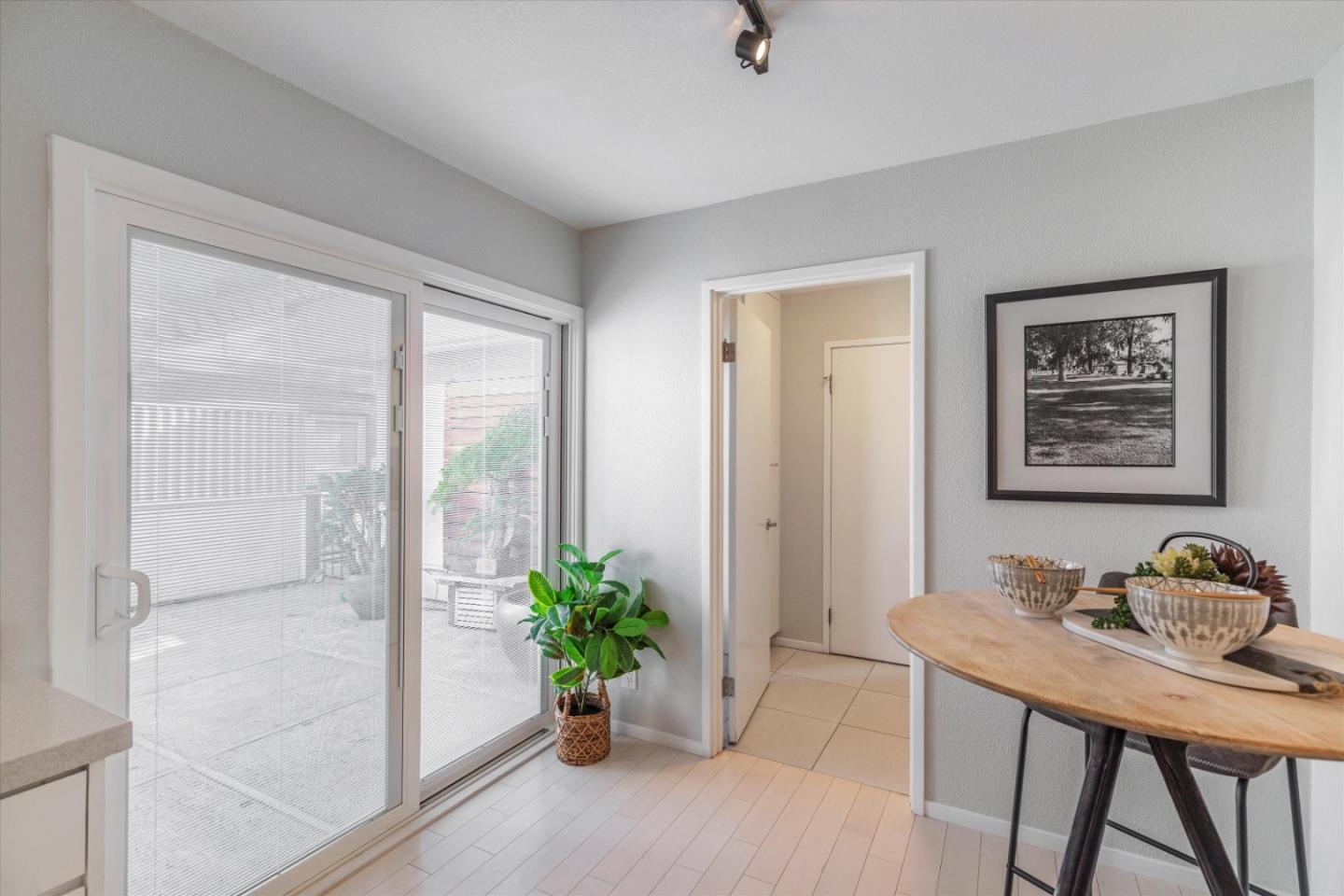 6124 Montgomery CT