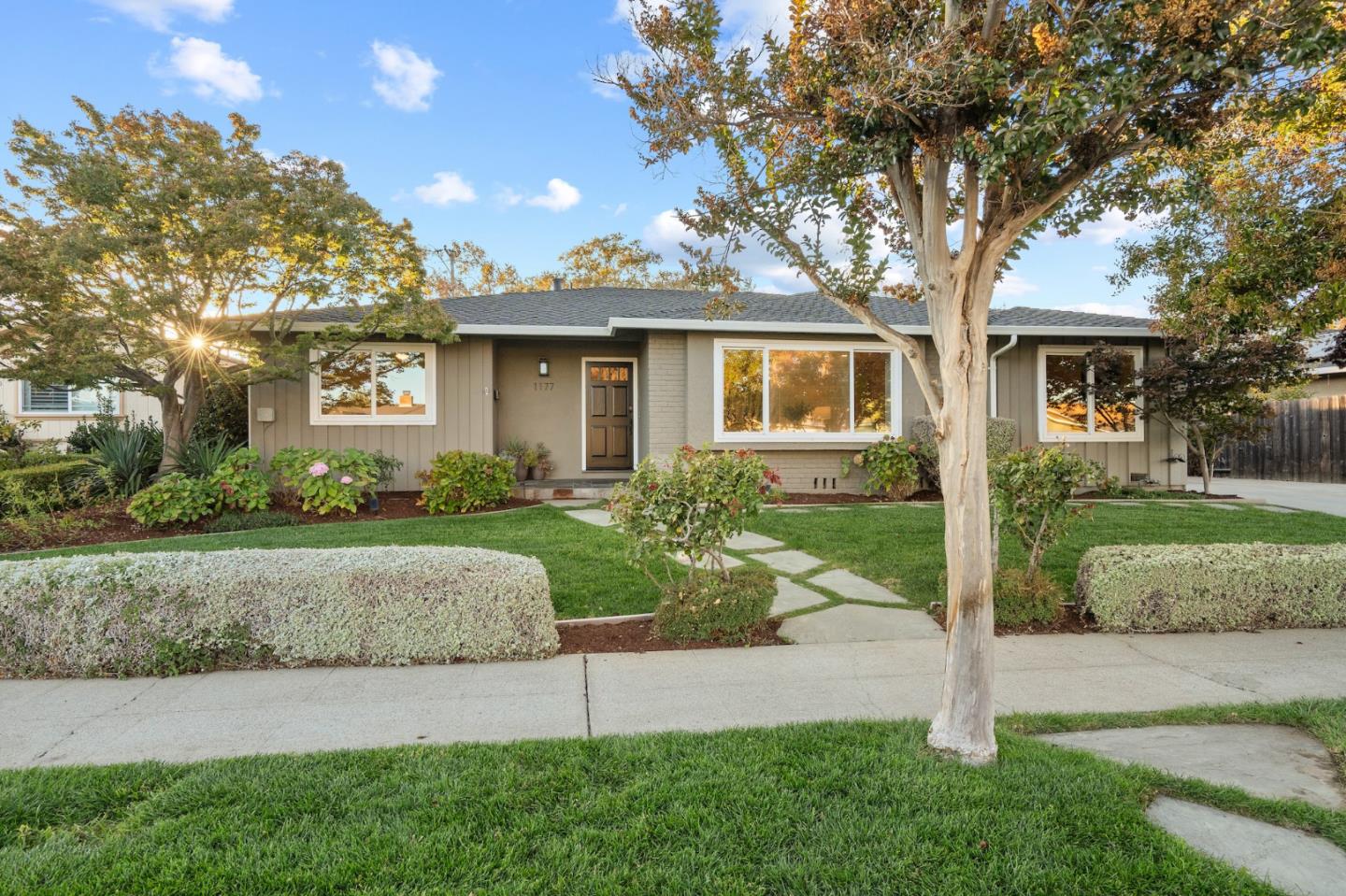 1177 Runnymede DR