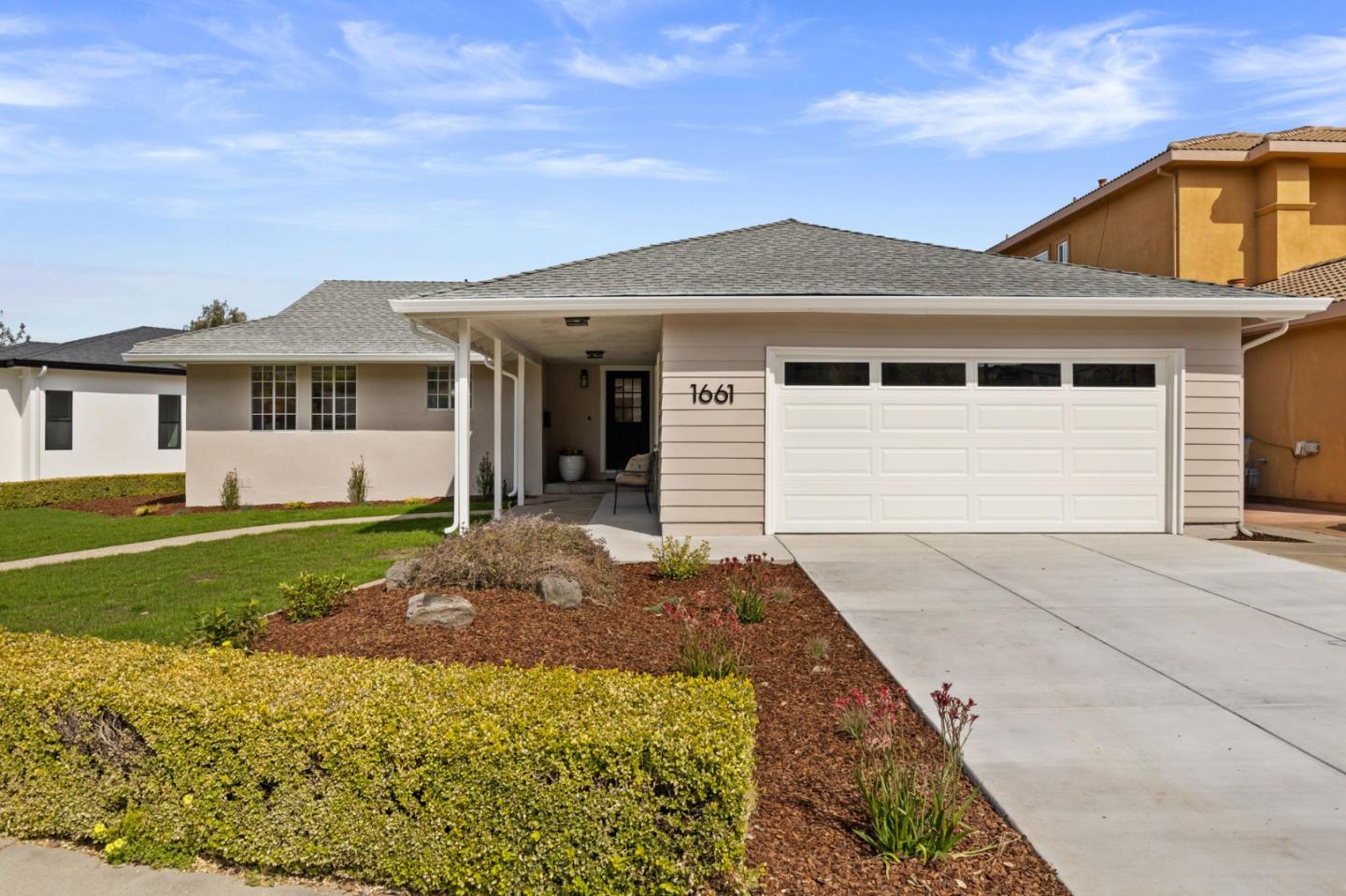 1661 Hyacinth LN