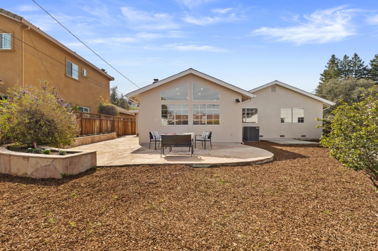 1661 Hyacinth LN