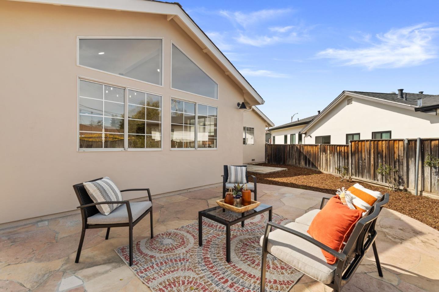 1661 Hyacinth LN