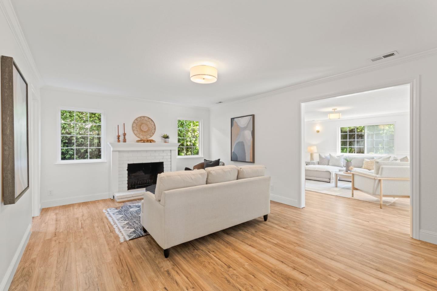 1617 Inverness CIR