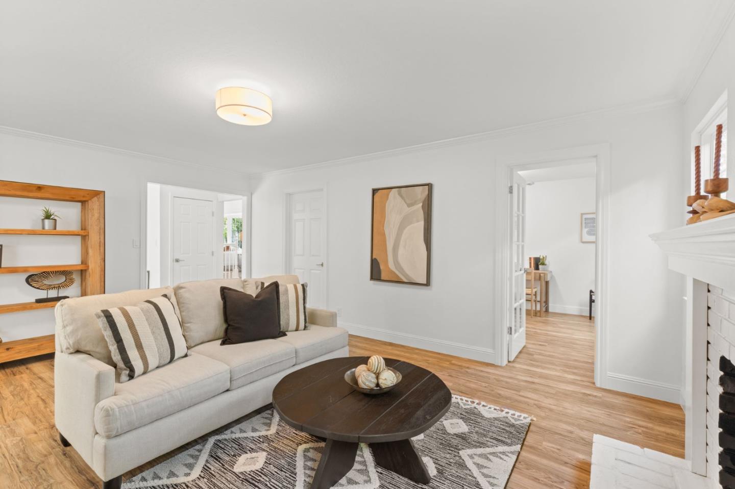 1617 Inverness CIR