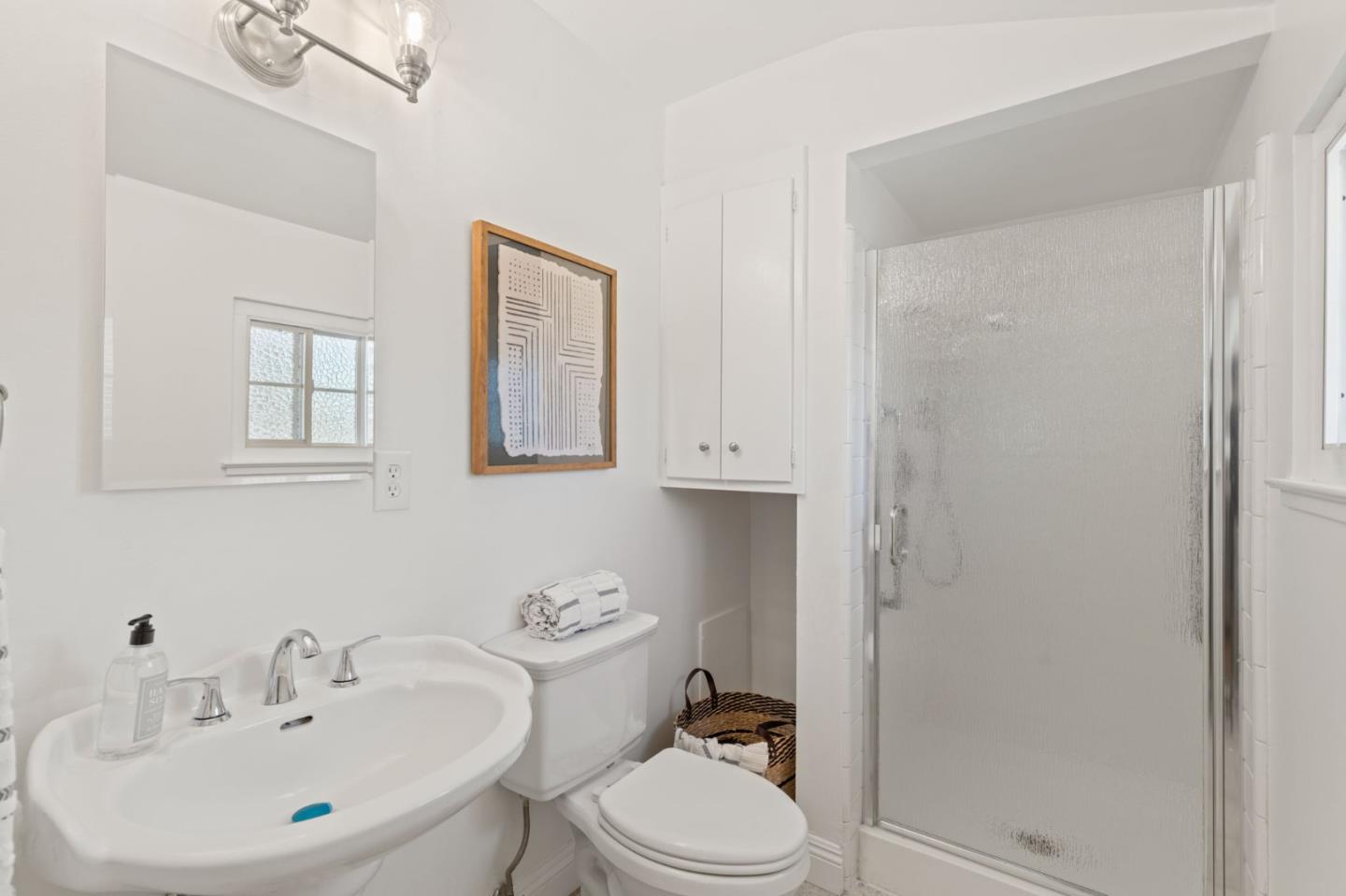 1617 Inverness CIR