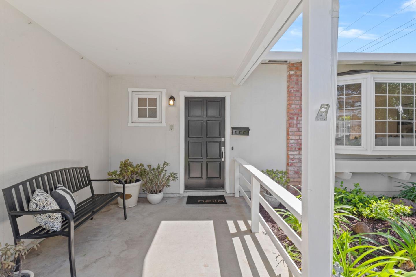 1617 Inverness CIR