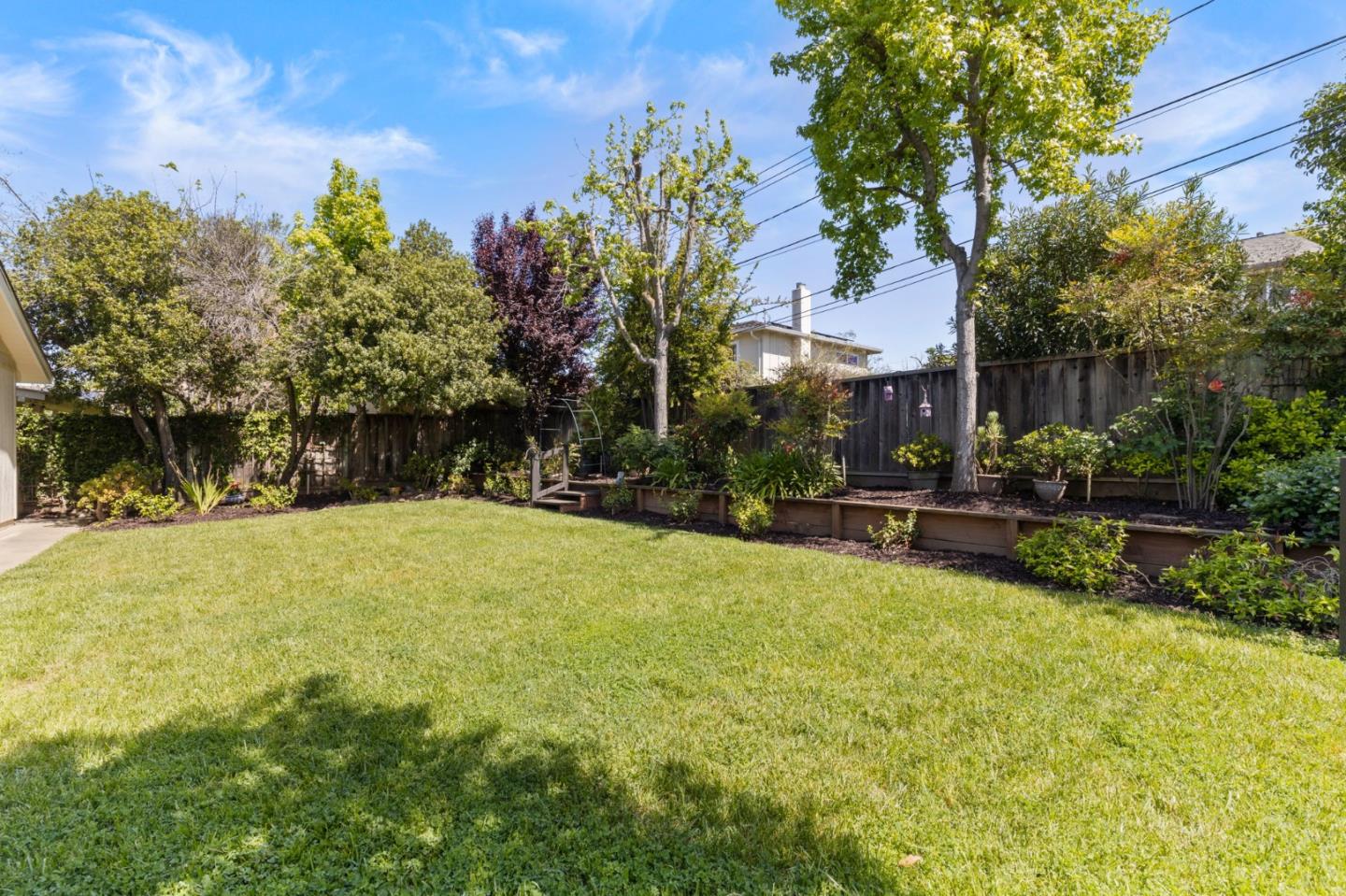 1617 Inverness CIR