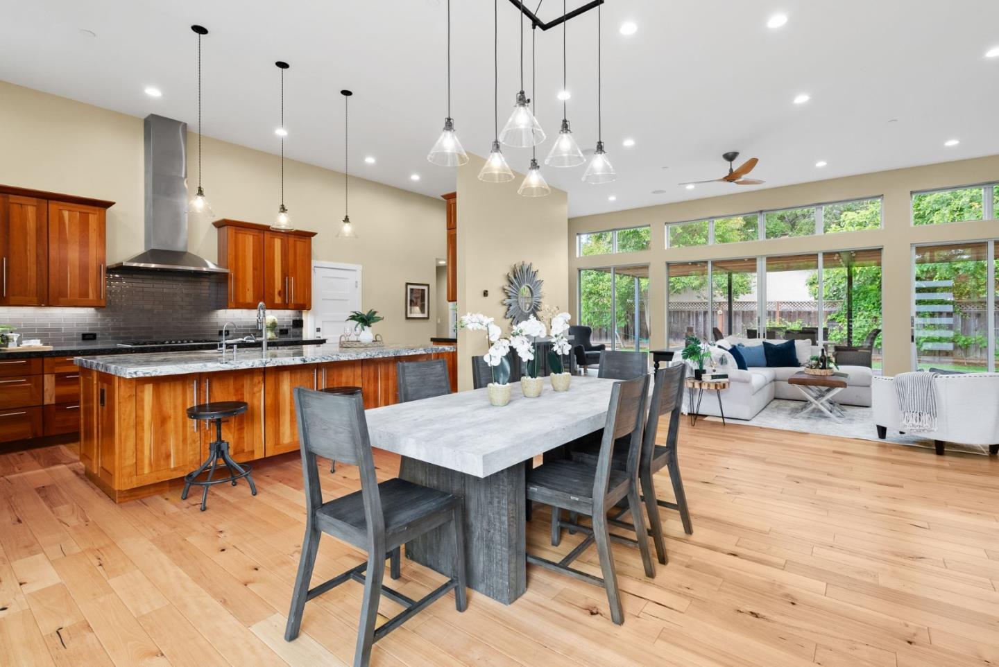 540 San Felicia WAY