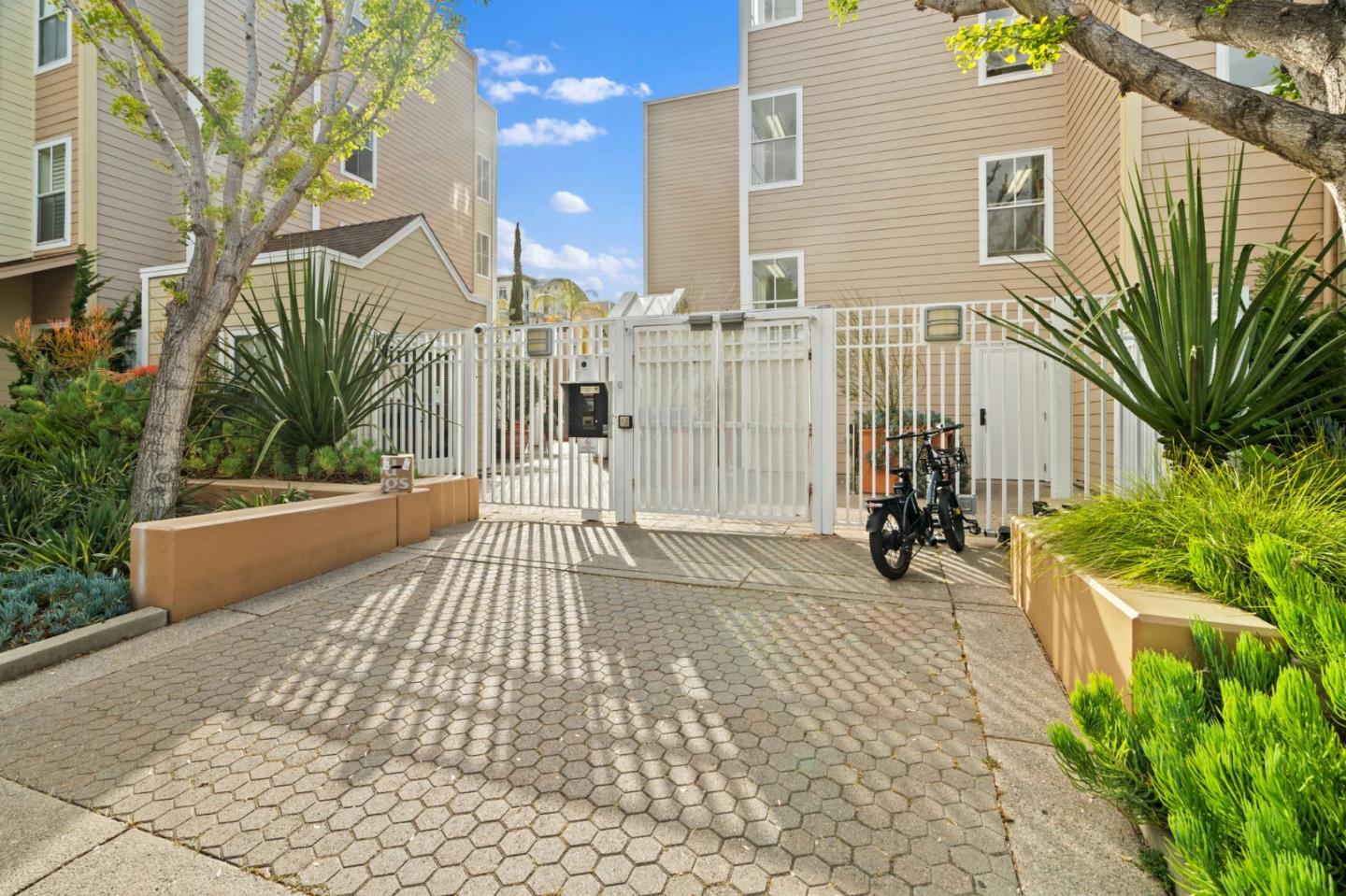550 Ortega AVE B321