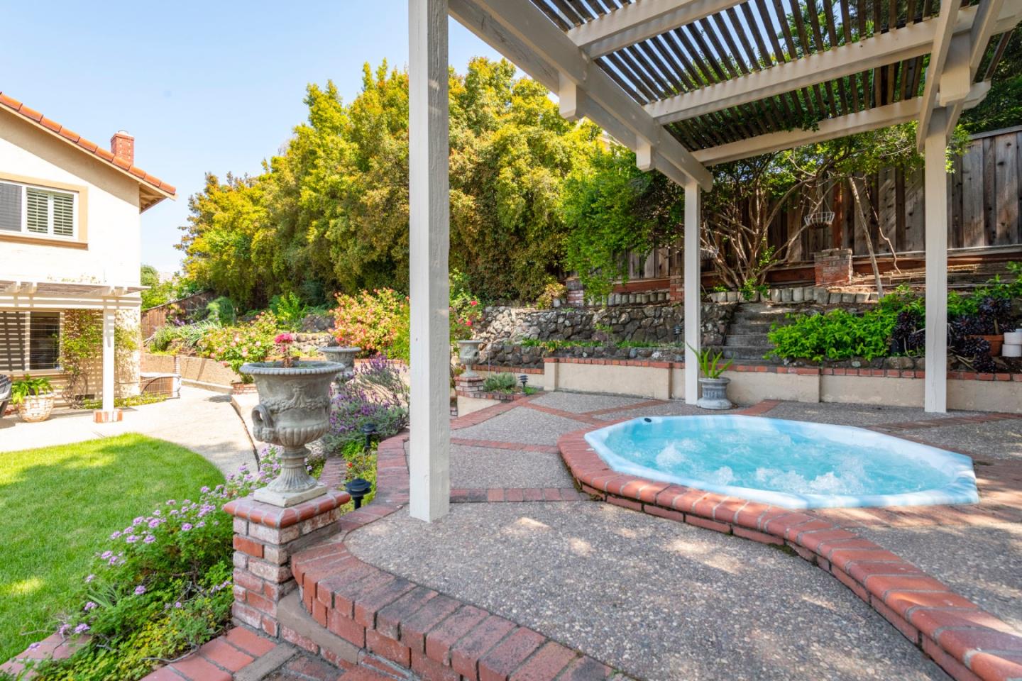 7003 Quail Cliff WAY