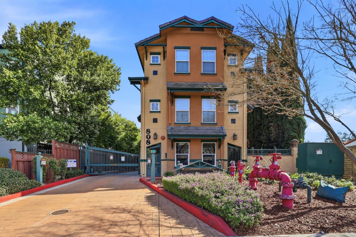 808 Lenzen Avenue 107