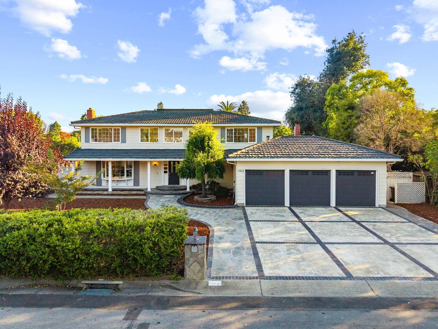 1402 Oak Avenue