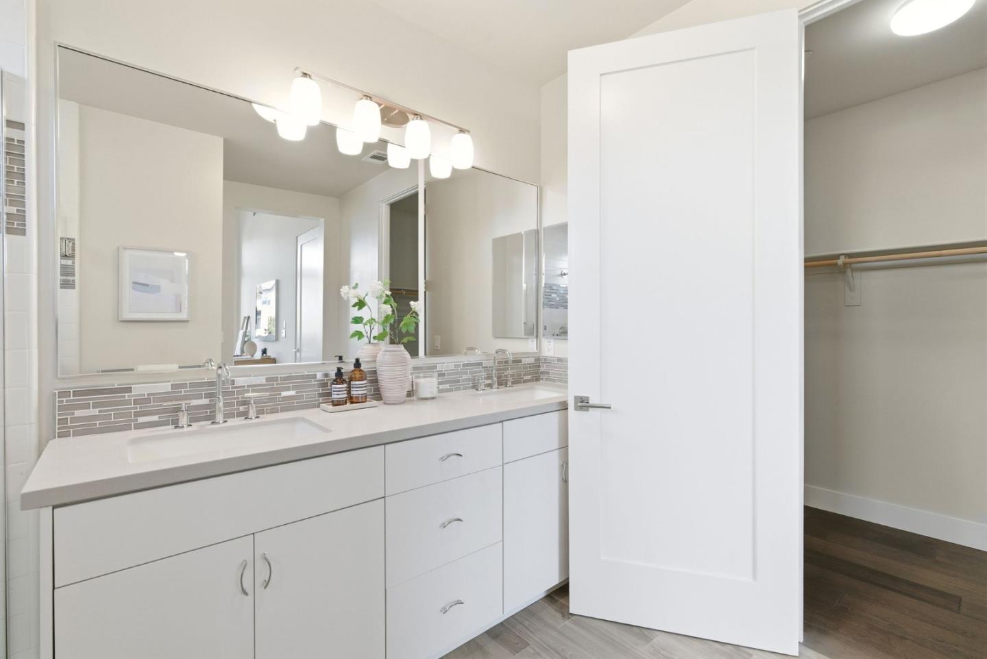 889 North San Antonio Road 2020