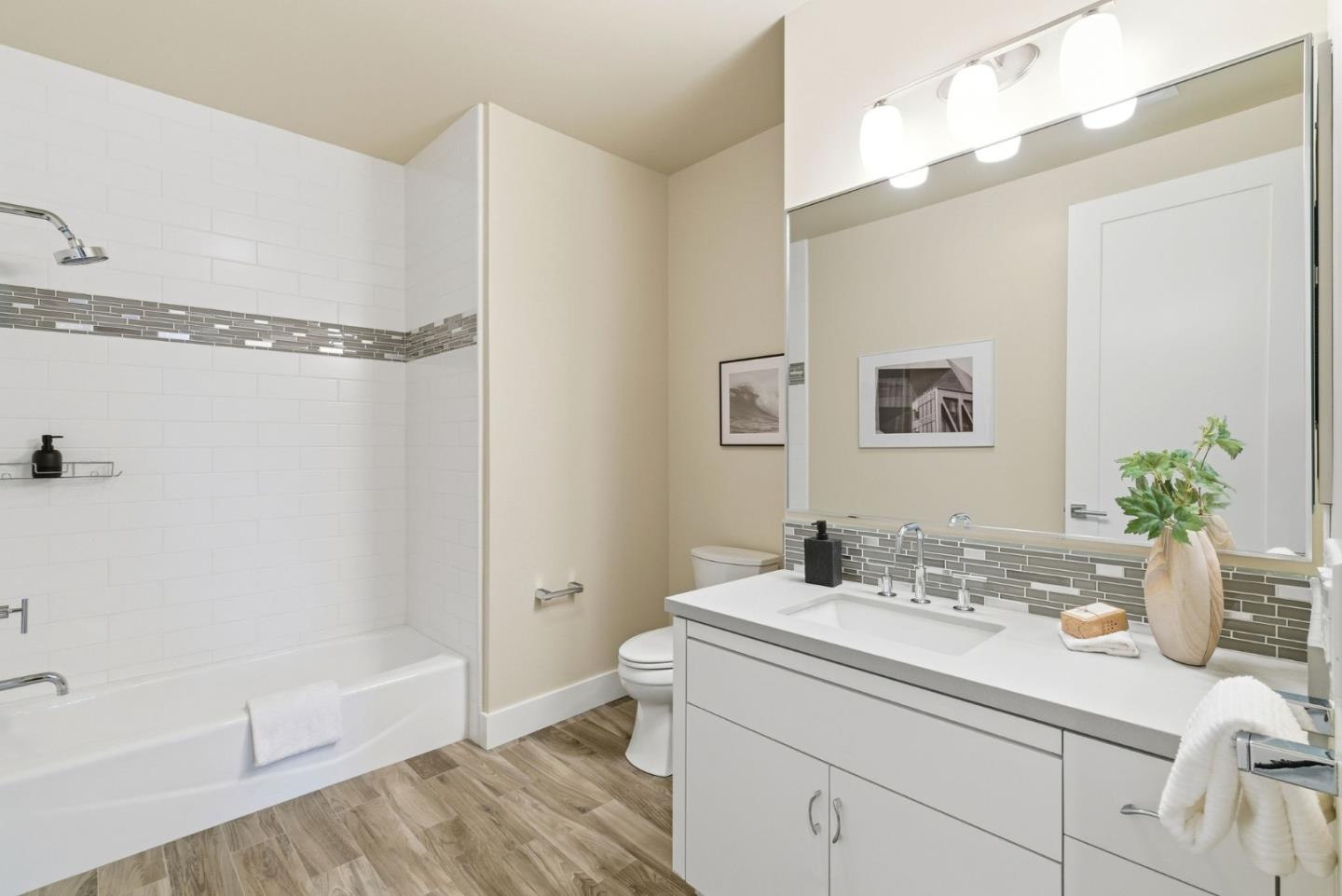 889 North San Antonio Road 2020